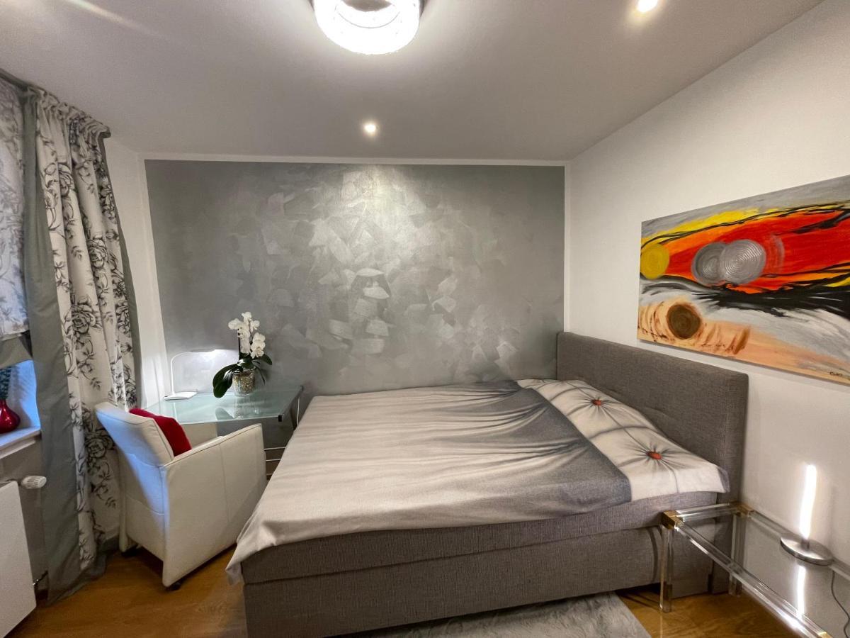 Airport Rooms Waldblick Cologne Exterior photo