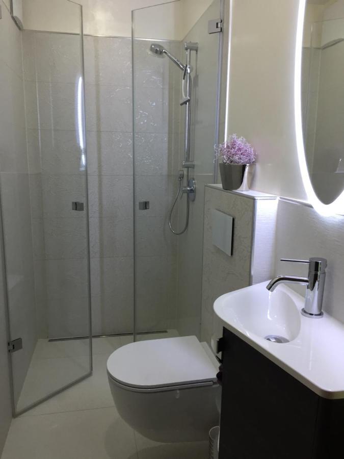 Airport Rooms Waldblick Cologne Exterior photo